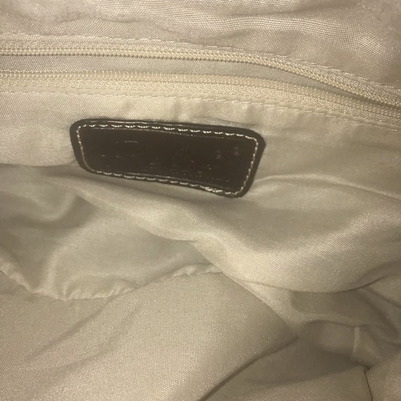 Relic Handbag - Picture 4 of 8